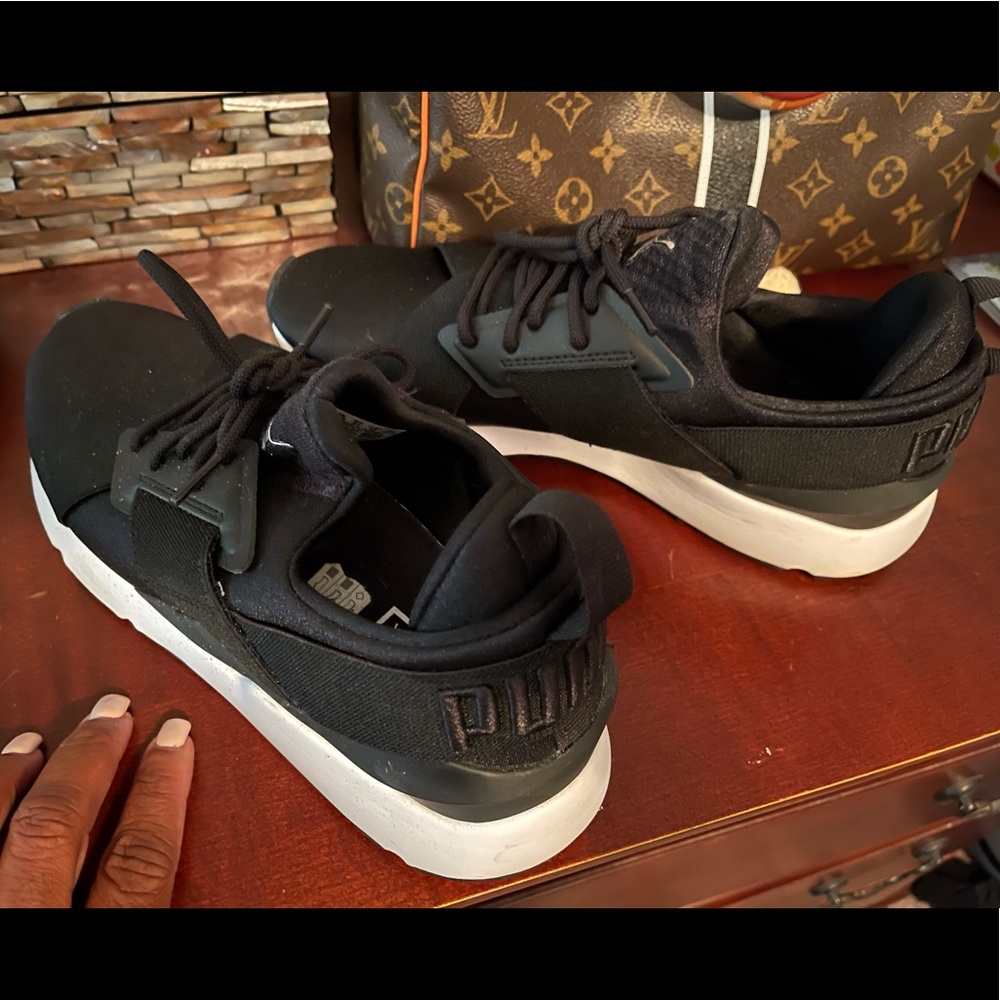 Black puma muse women’s sneaker